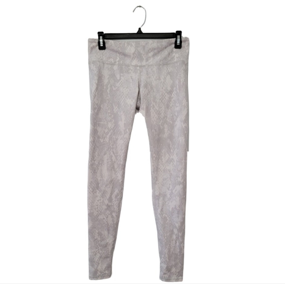 Alo Yoga Airbrush Leggings in Vapor Python White Gray, Full Length, Small Medium - Picture 3 of 14